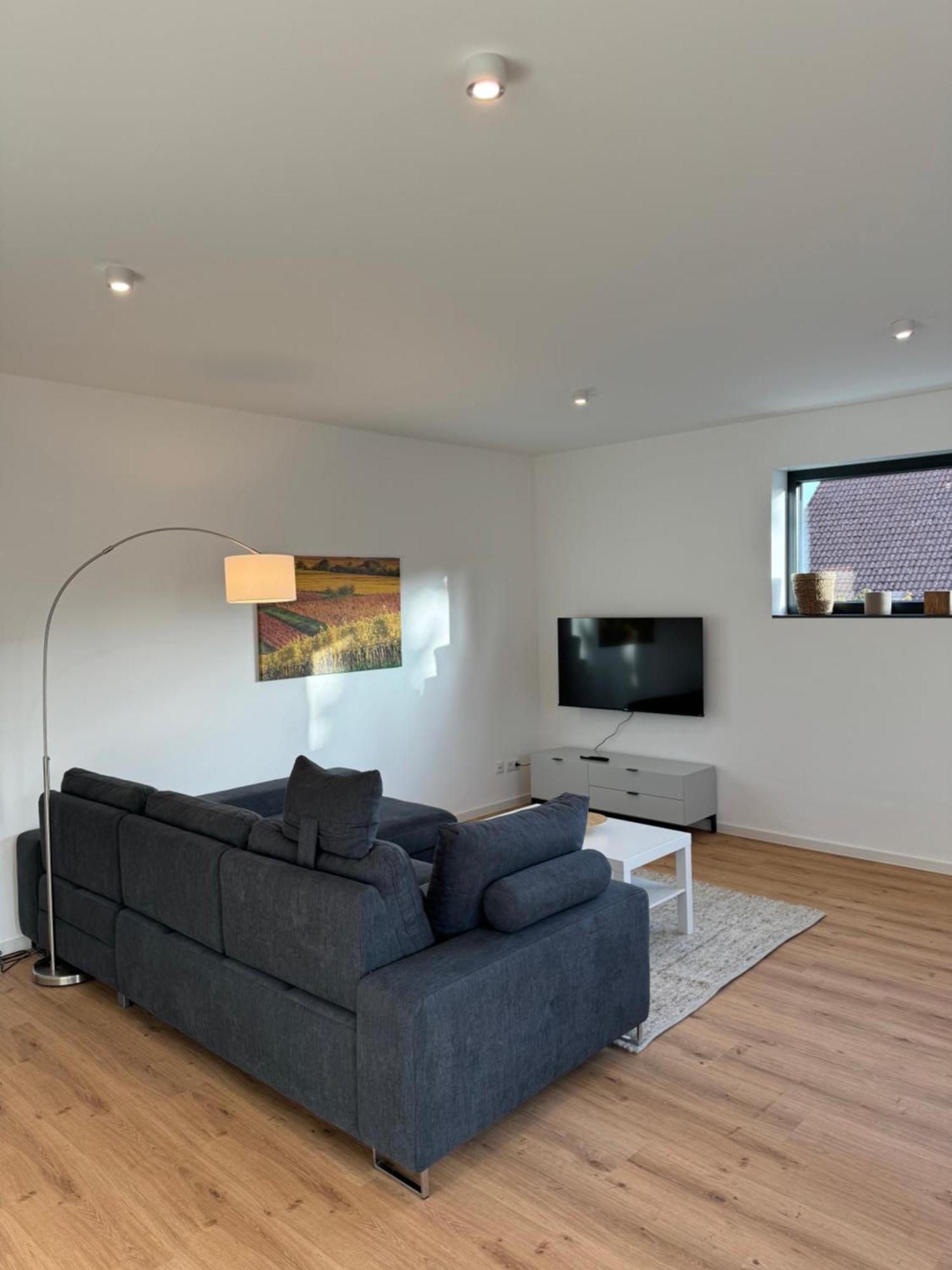 Moderne Ferienwohnung Mit Terrasse, Grill & Privatparkplatz Venningen Eksteriør bilde